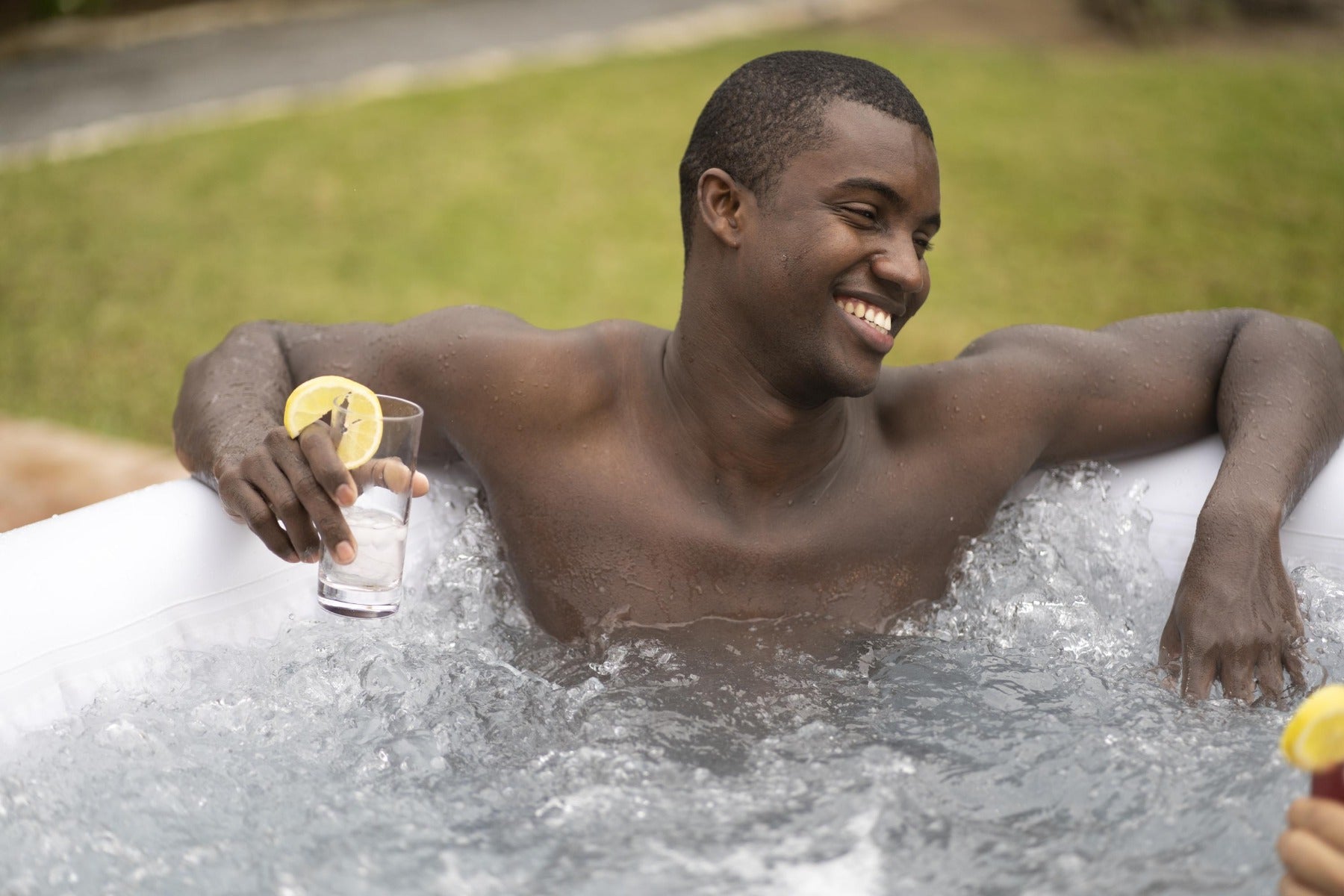 Square hot tub for friends