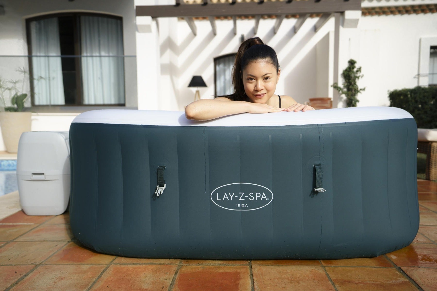 Small inflatable hot tub