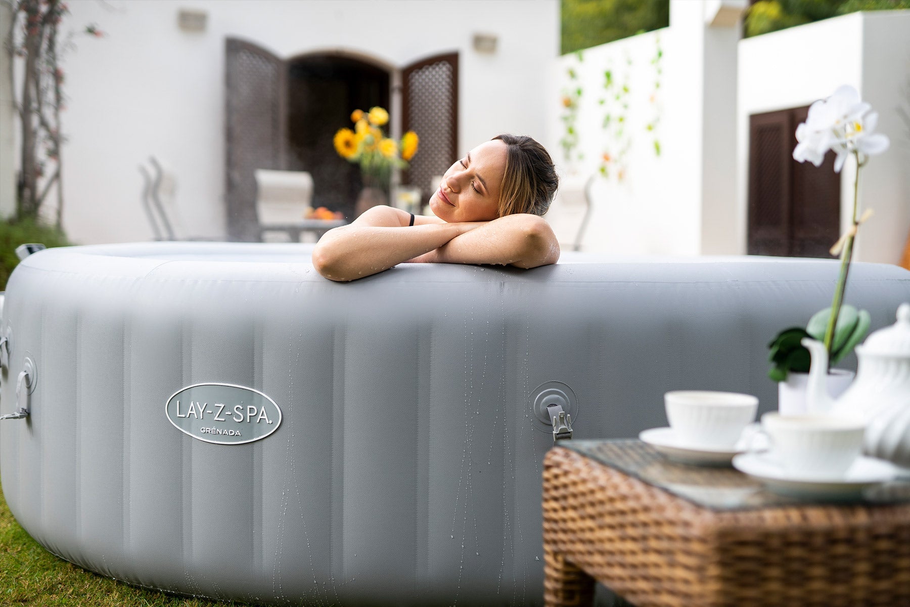 Large Lay-Z-Spa inflatable hot tub 